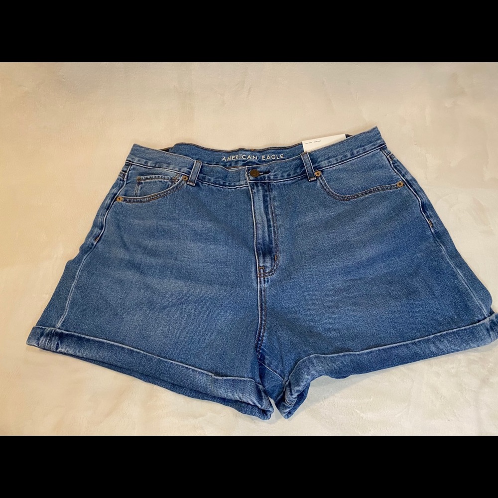 AMERICAN EAGLE MOL SHORTS